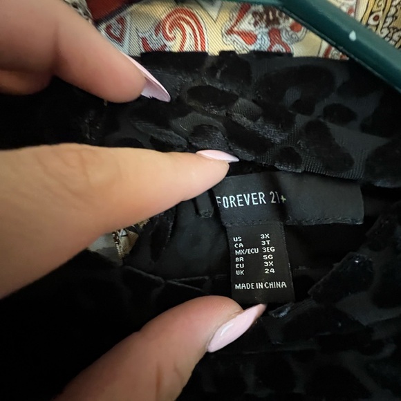 Forever 21 Black see through leopard top - Picture 3 of 3